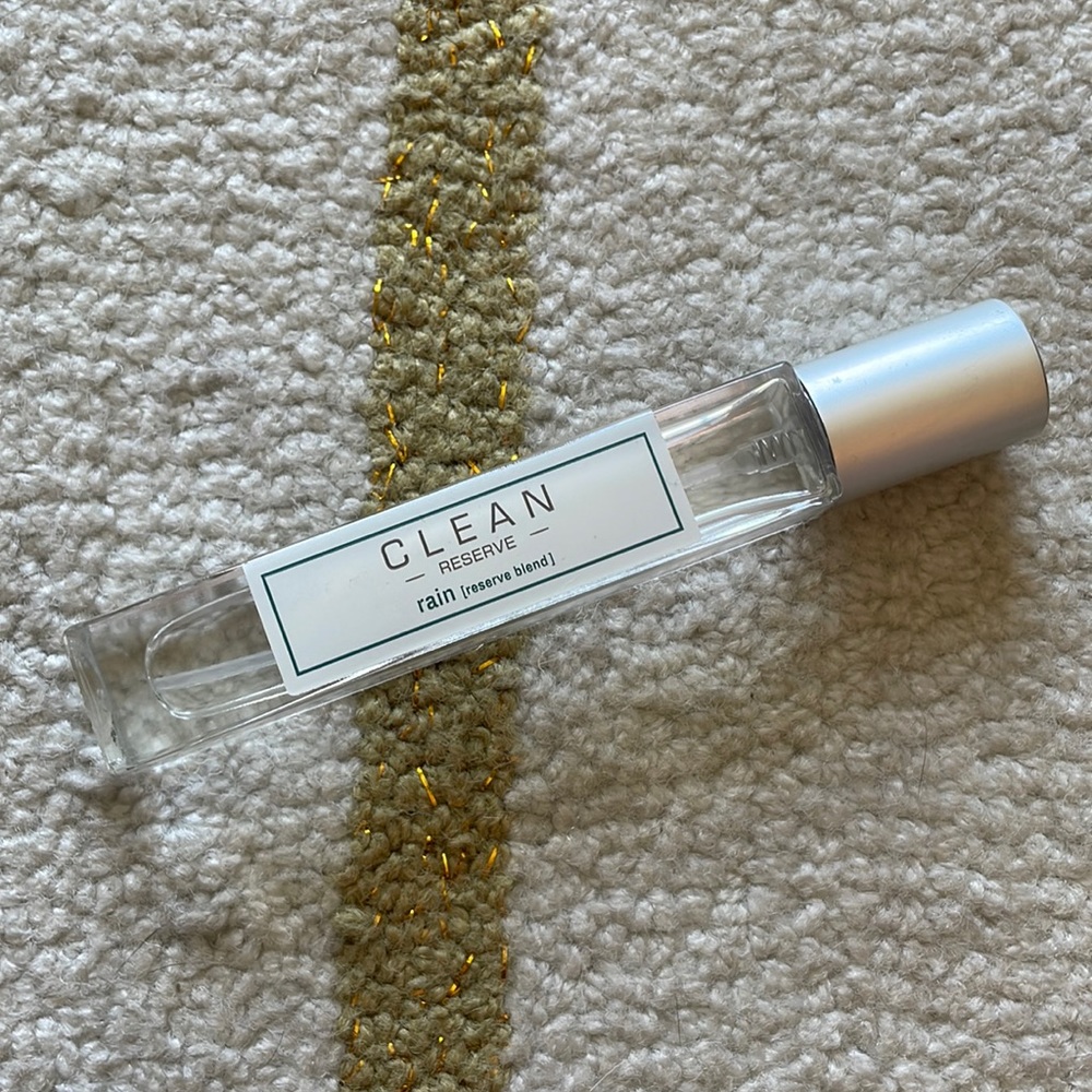 Travel size Clean spray fragrance in Rain (Reserve Blend)